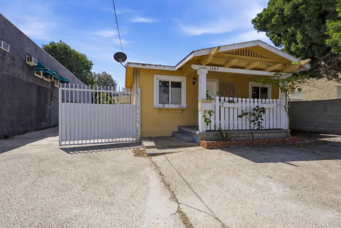 1668 Anaheim Street, Harbor City Casa Bella Realty Group