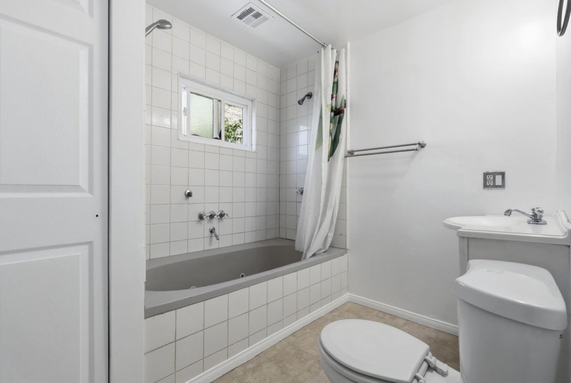 1668 Anaheim Street, Harbor City Casa Bella Realty Group