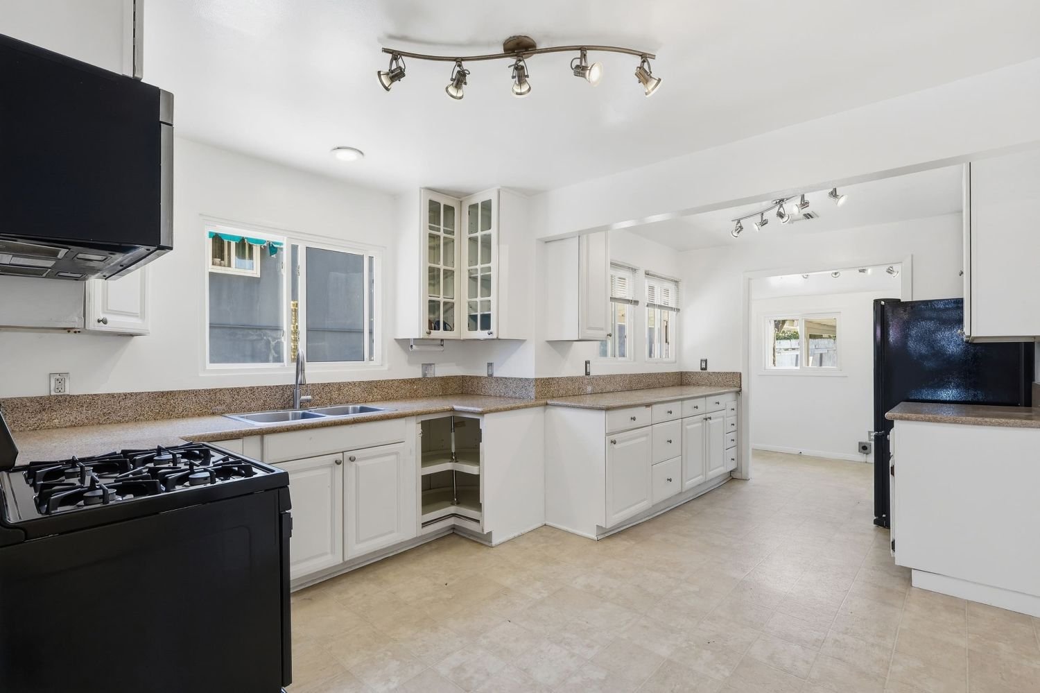 1668 Anaheim Street, Harbor City Casa Bella Realty Group