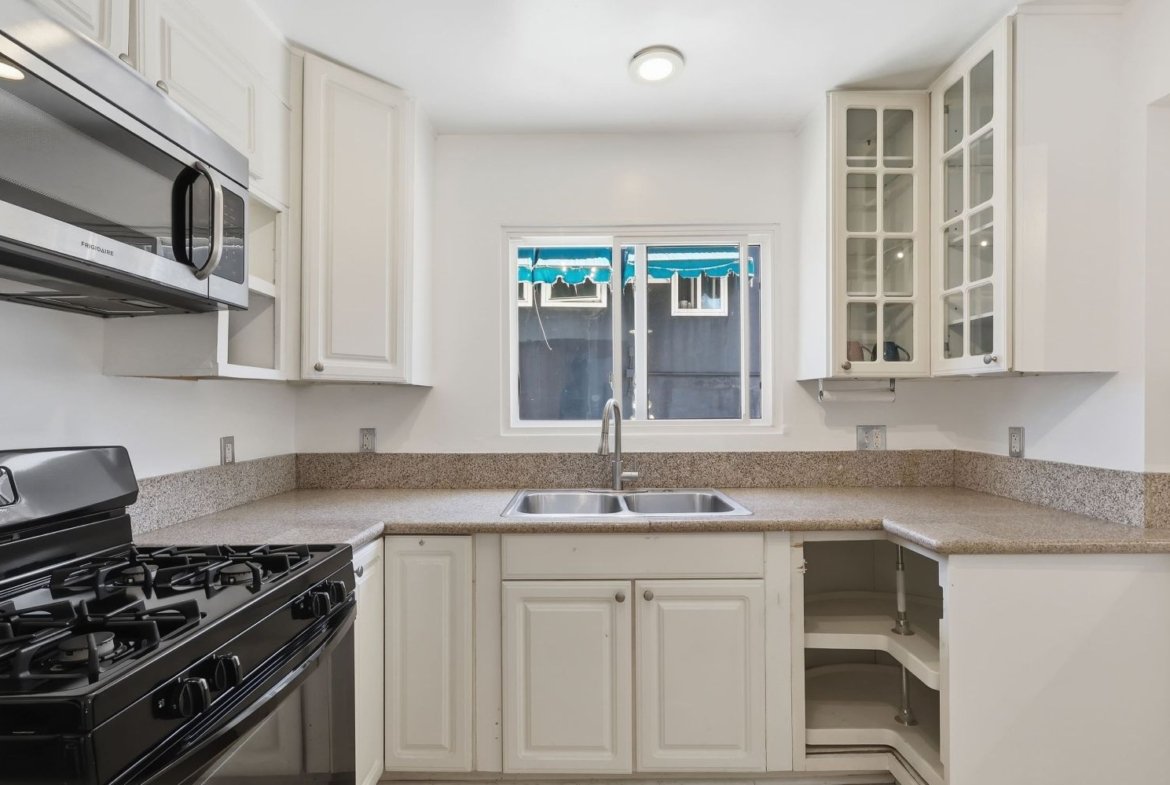 1668 Anaheim Street, Harbor City Casa Bella Realty Group