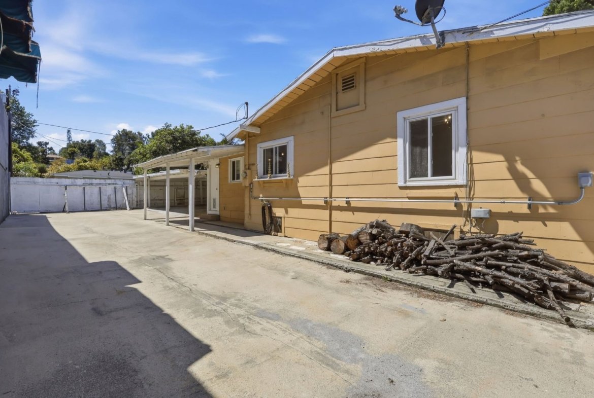 1668 Anaheim Street, Harbor City Casa Bella Realty Group