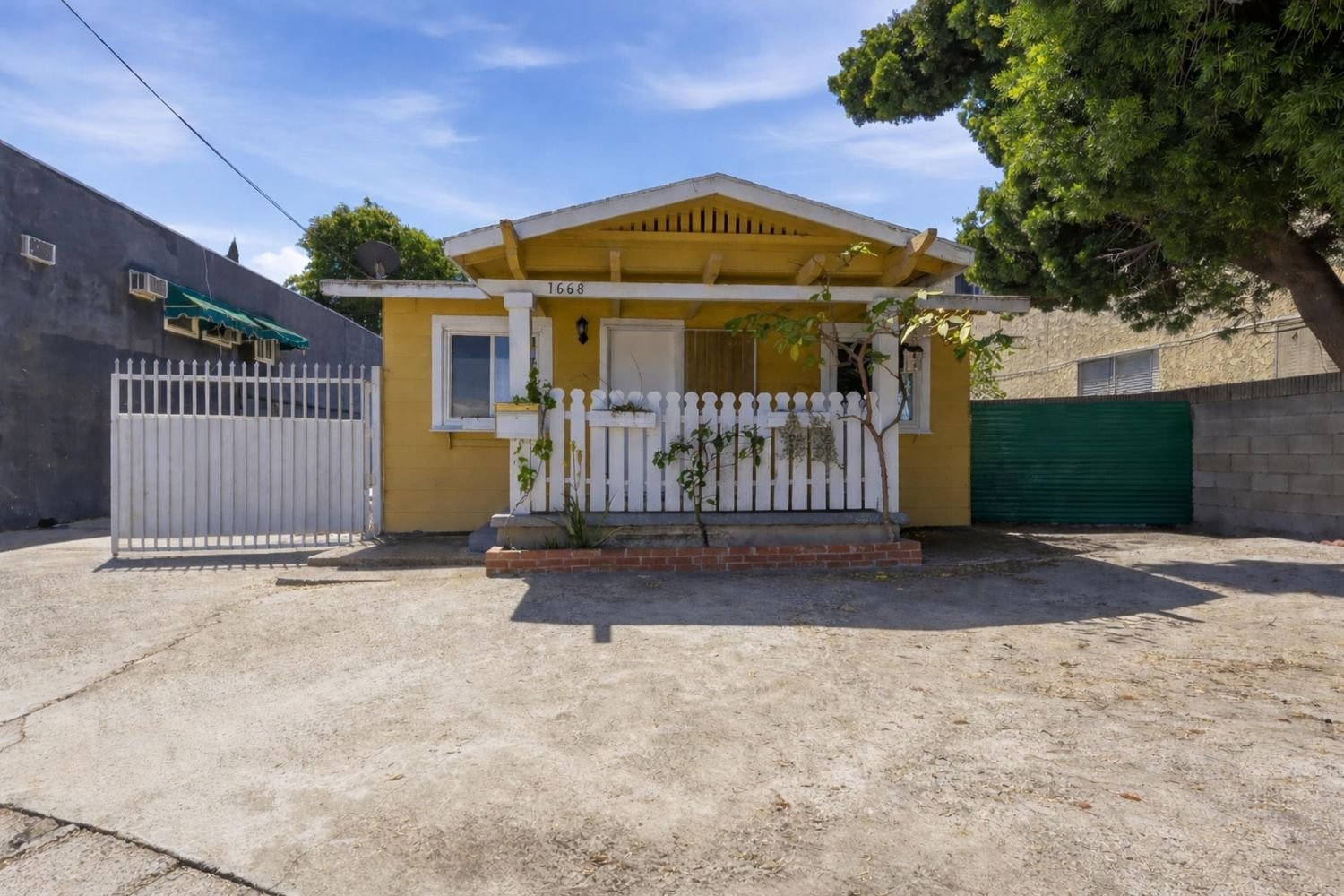 1668 Anaheim Street, Harbor City Casa Bella Realty Group